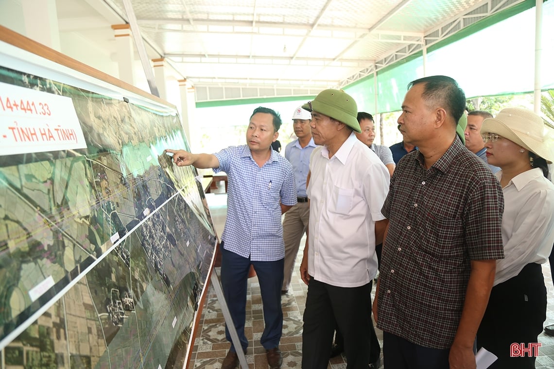 Bonne coordination, suppression des difficultés pour mettre en œuvre le projet d'autoroute Nord-Sud à travers Ha Tinh