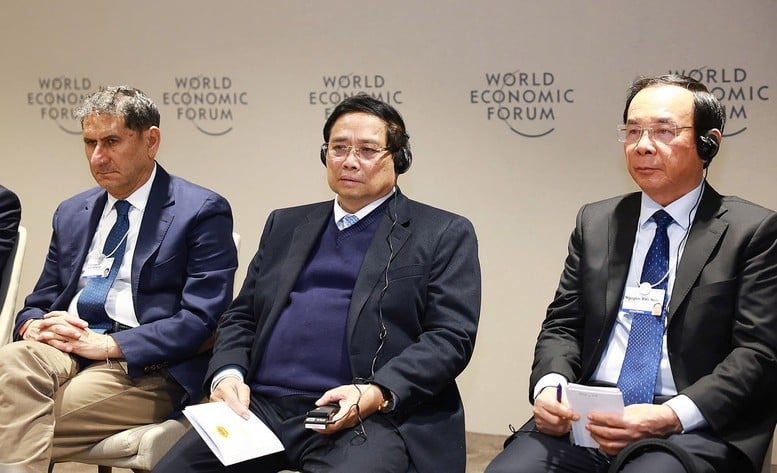 Premierminister Pham Minh Chinh spricht beim Dialog