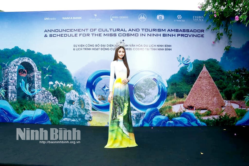 Miss Universo Vietnam Bui Thi Xuan Hanh quiere contribuir y utilizar su influencia para presentar y promover la cultura turística de Ninh Binh.