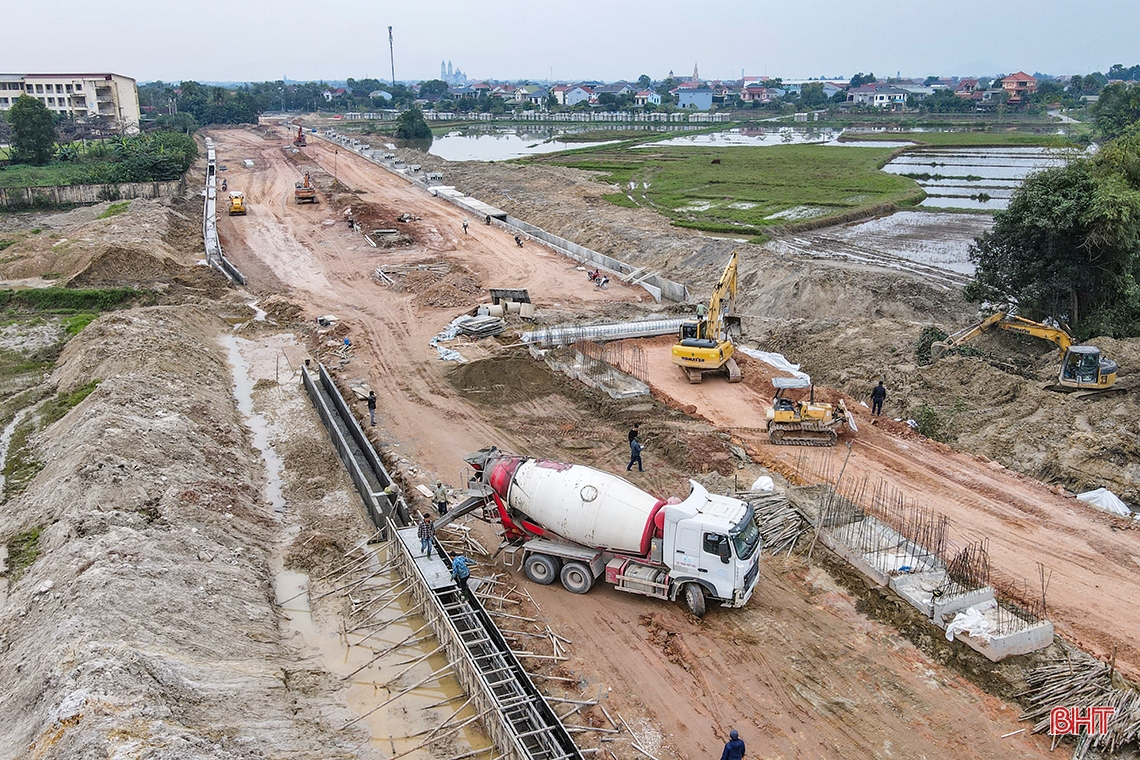 Progrès réalisés sur des projets clés dans la ville de Ha Tinh