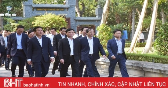 Dirigeants des 3 provinces Thanh Hoa - Nghe An