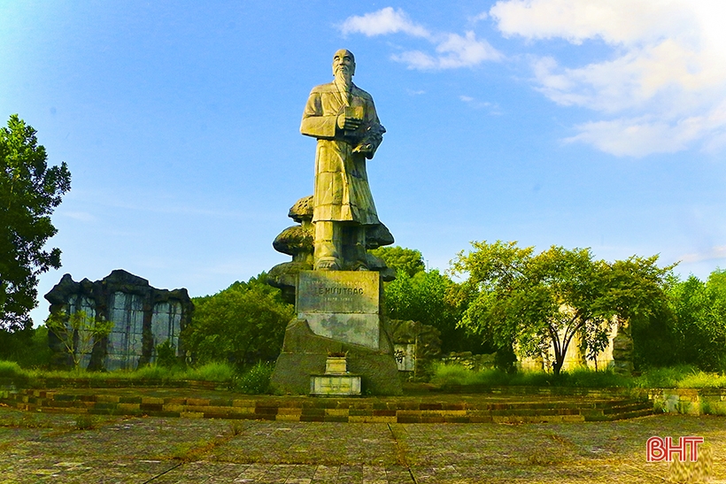 Hai Thuong Lan Ong Le Huu Trac en la conciencia del pueblo Ha Tinh