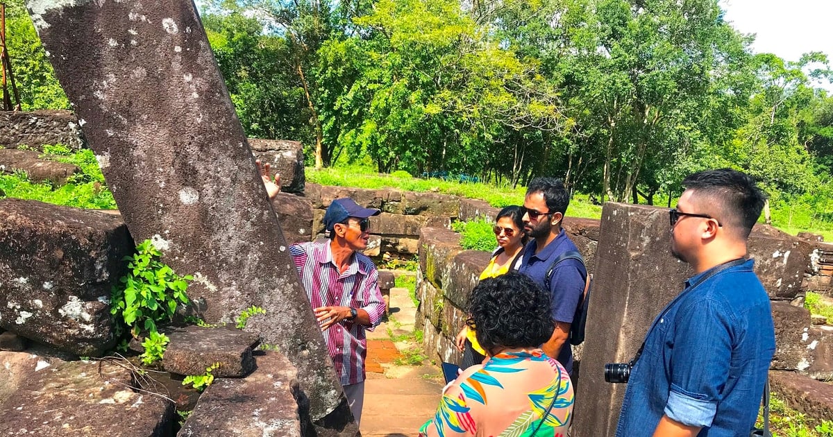 ខិតជិតនិងបើកទេសចរណ៍ហាឡាល។