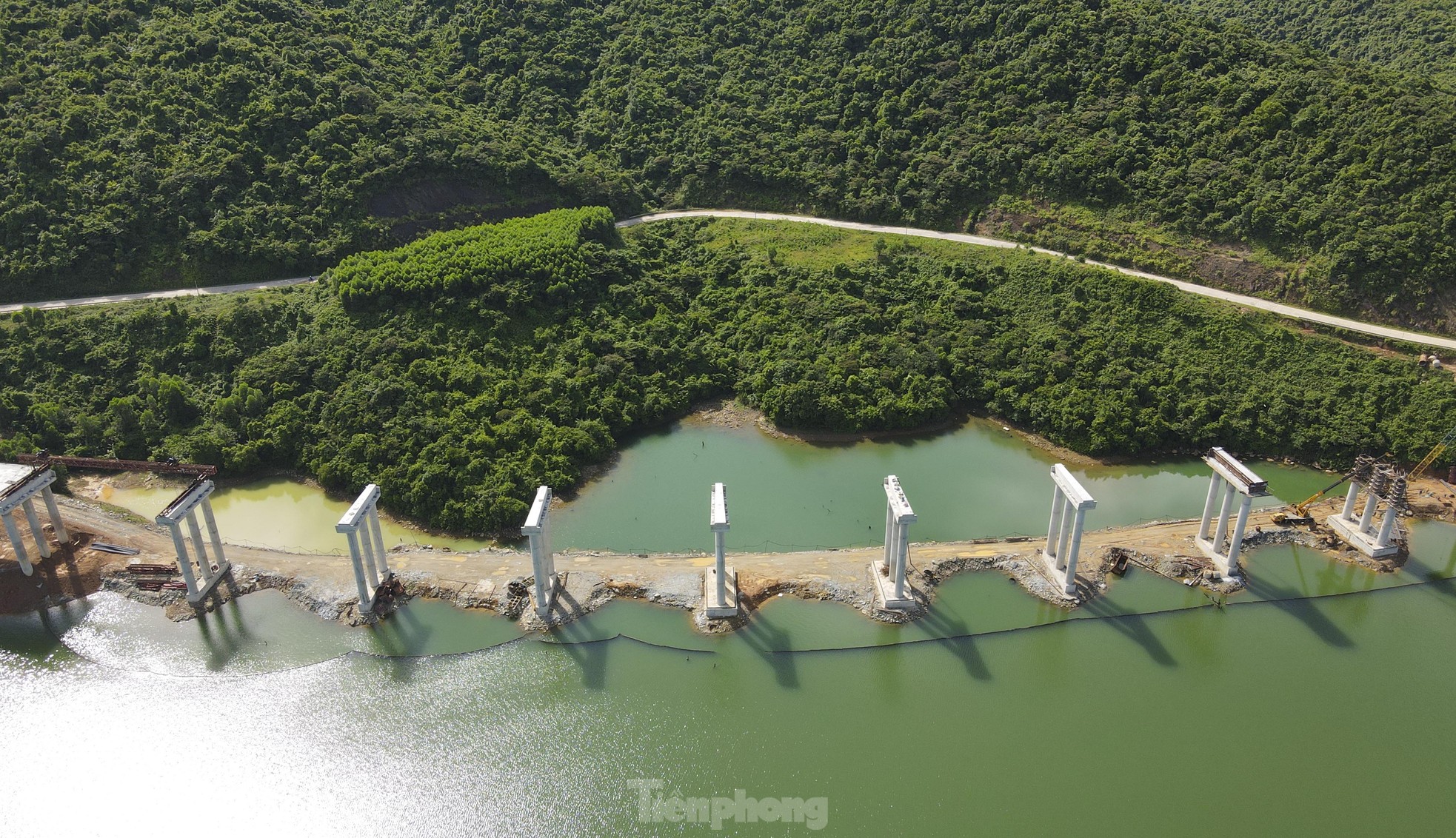 La forma de la autopista de 12.500 billones de VND que pasa por Ha Tinh, foto 5