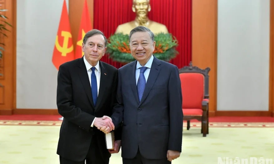 General Secretary To Lam receives leader of Kohlberg Kravis Roberts Investment Fund