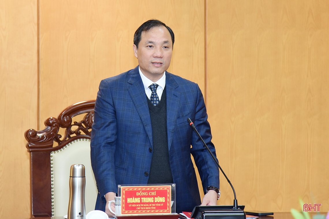 The Standing Committee of Ha Tinh Provincial Party Committee reviews leadership and direction work in 2023