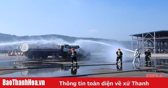 Exercice de lutte contre les incendies et de sauvetage à la raffinerie de Nghi Son