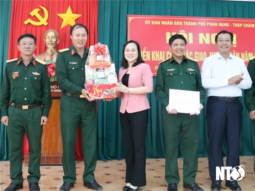 Ville. Phan Rang-Thap Cham : Conférence sur le déploiement du travail de recrutement et de transfert militaire en 2024