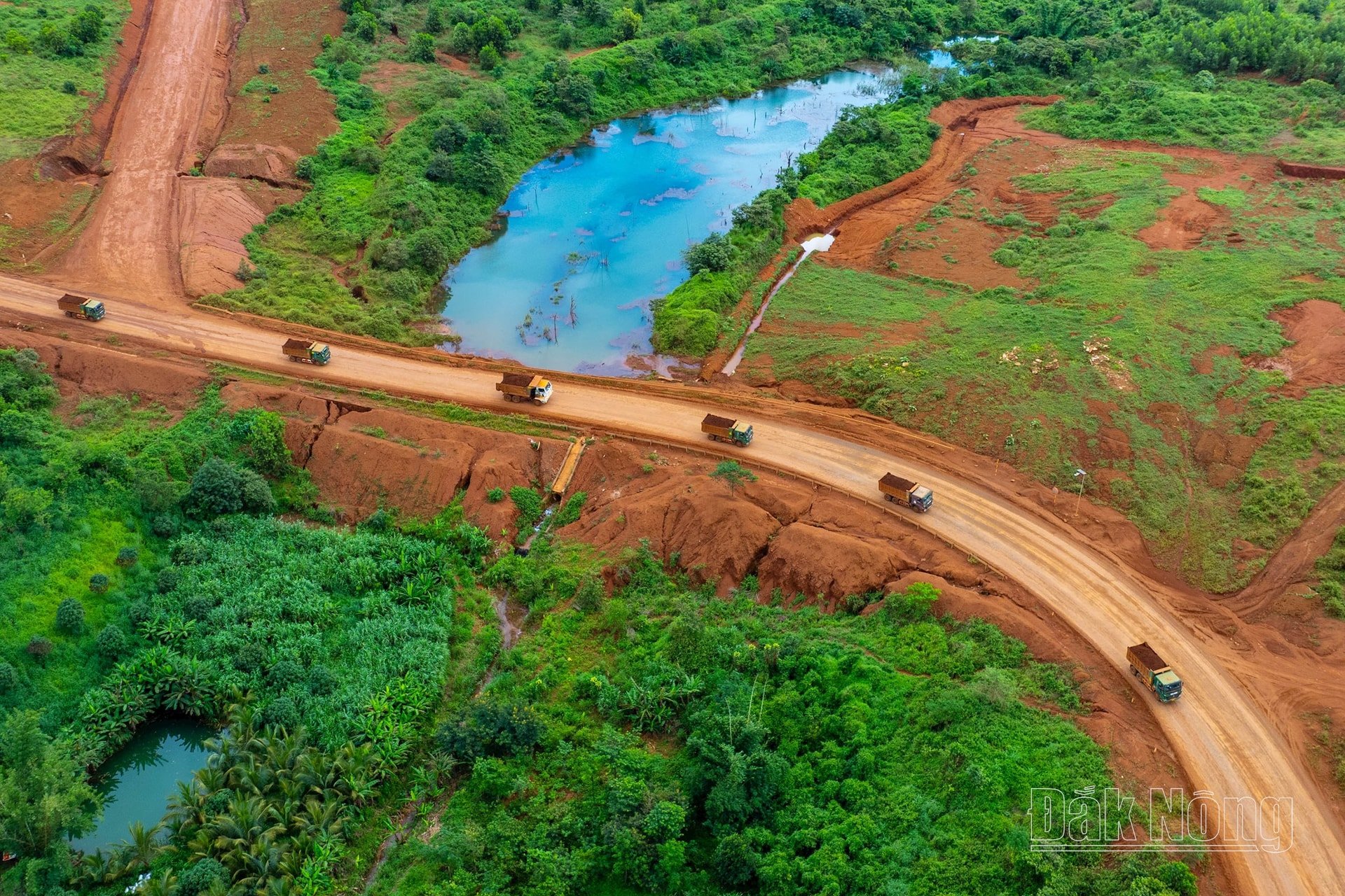 Dak Nong កំពុងបង្កើនកិច្ចខិតខំប្រឹងប្រែងដើម្បីទាក់ទាញវិនិយោគិនឱ្យអនុវត្តគម្រោងនានាទាក់ទងនឹងសារធាតុបុកស៊ីត។