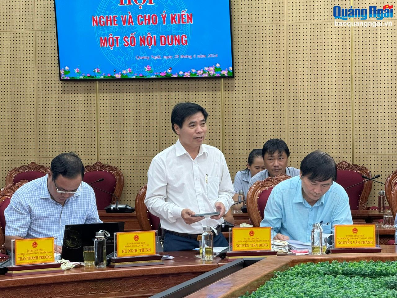 Der Direktor des Ministeriums für Kultur, Sport und Tourismus, Nguyen Tien Dung, stellte den Inhalt der Verordnung zu Bonusstufen für Trainer und Sportler vor.