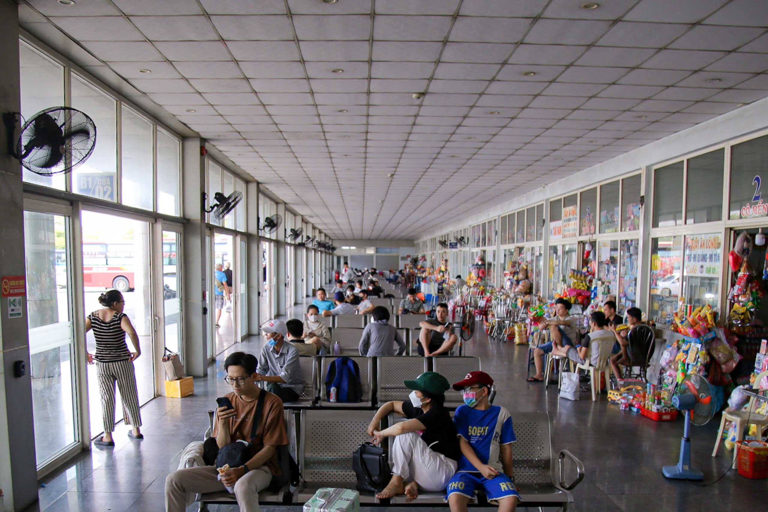 Passengers still have places to sit and wait for the bus.