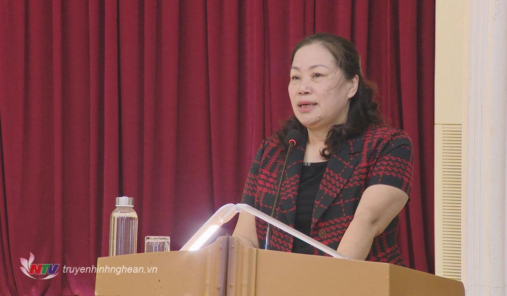 La camarade Nguyen Thi Thu Huong a pris la parole lors de la réunion.