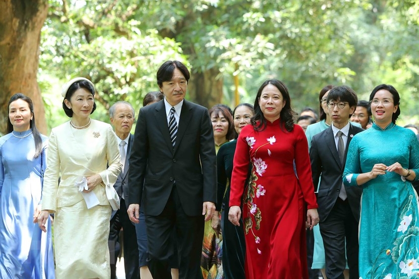 Japanischer Kronprinz und Prinzessin besuchen Reliquienstätte von Präsident Ho Chi Minh