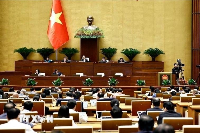 Communiqué de presse n° 30, 8e séance, 15e Assemblée nationale