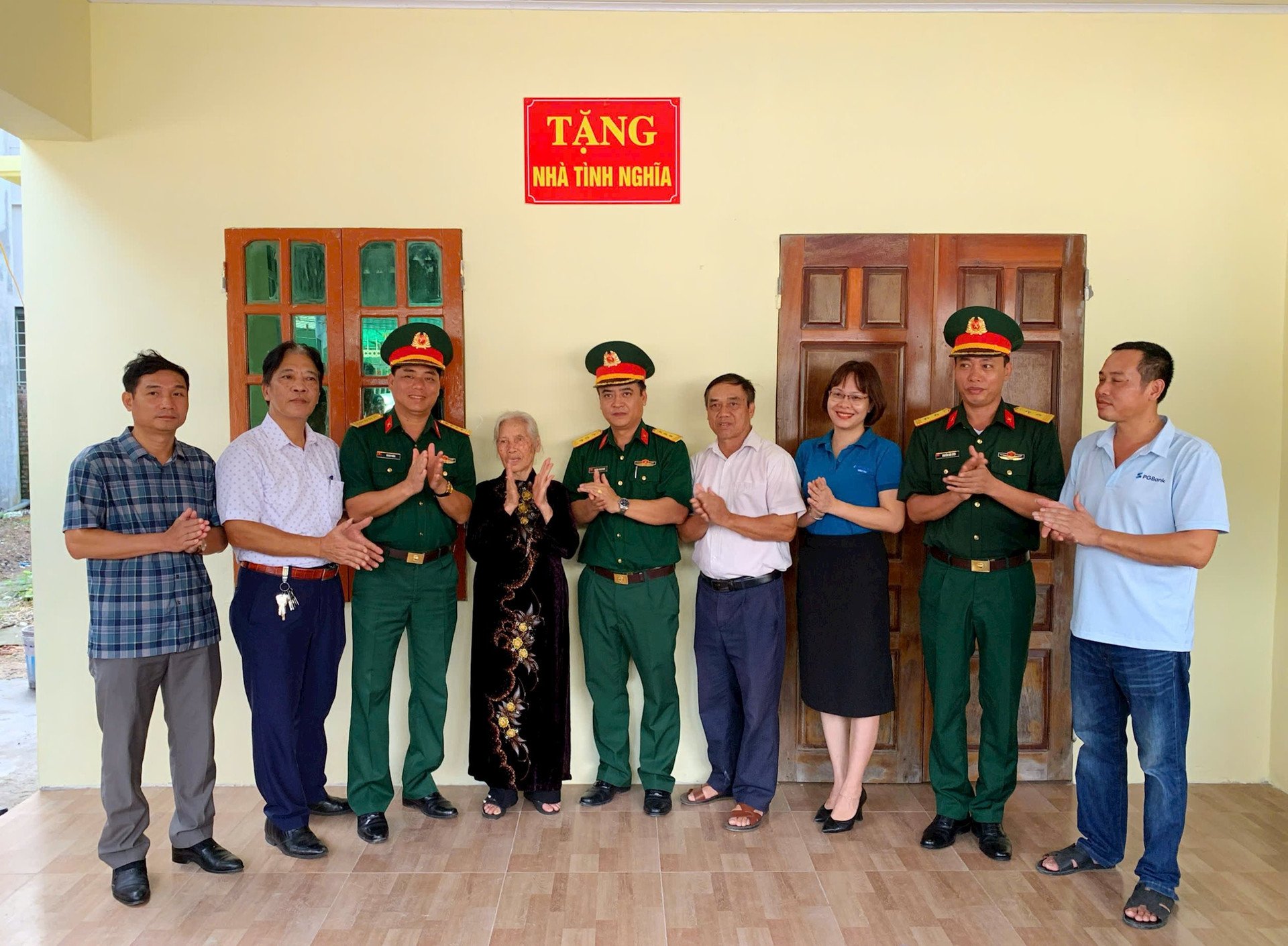 Inauguration of "house of gratitude" for martyrs' relatives in Hai Tan ward (Hai Duong city)