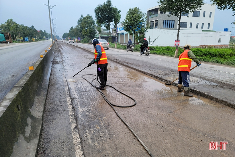 « Efforts tous azimuts » pour réparer les dégâts sur la route nationale 1 à Ha Tinh