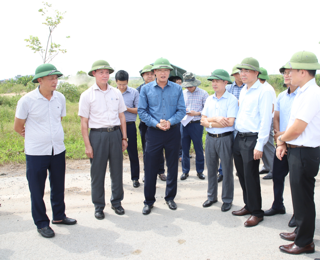 Bí thư Tỉnh uỷ Nguyễn Hữu Nghĩa kiểm tra tình hình triển khai thực hiện dự án Cụm công nghiệp Đồng Than