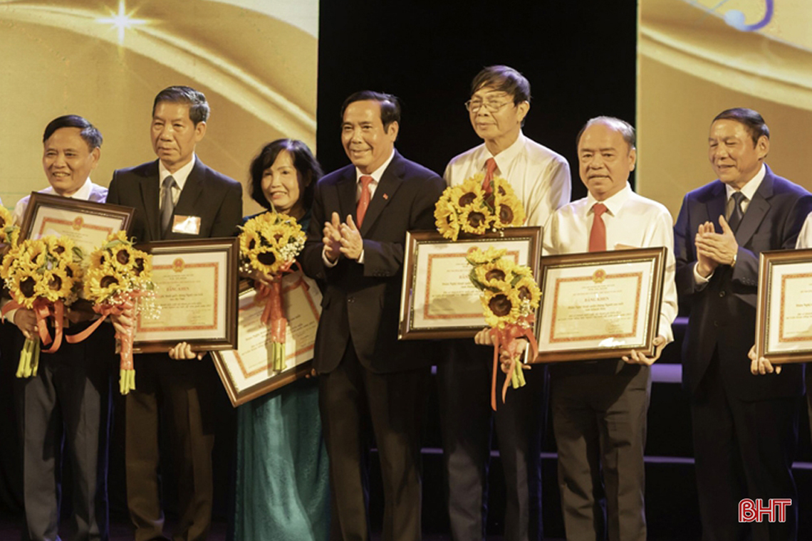 Ha Tinh gewann einen Preis beim National Elderly Singing Festival