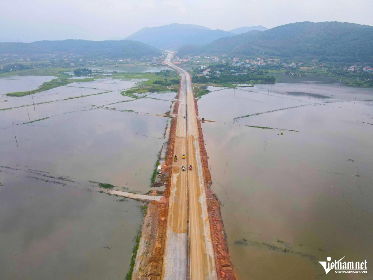 W-Vietnamese Bridge 26_7.JPG.jpg