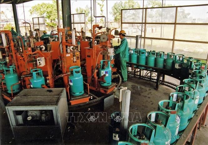 Giá gas bán lẻ trong nước bắt đầu tăng từ ngày 1/8