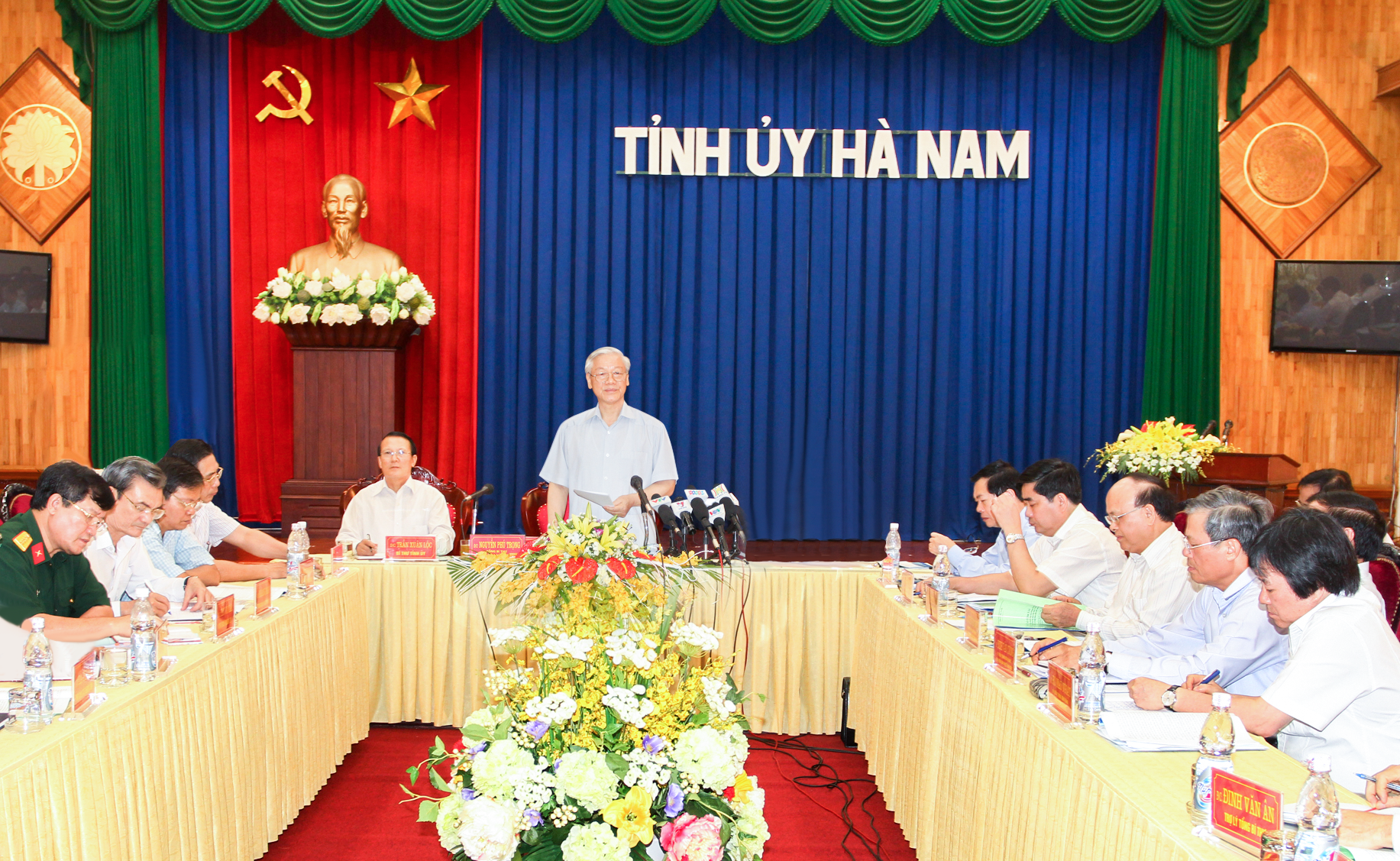 Nguyen Phu Trong 사무총장과 하남(Ha Nam)
