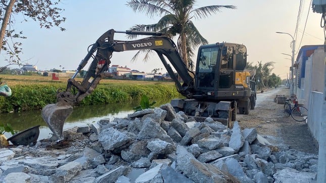 Hai Phong: Modellneue Landstraße wegen minderwertiger Betonqualität zerstört Foto 1