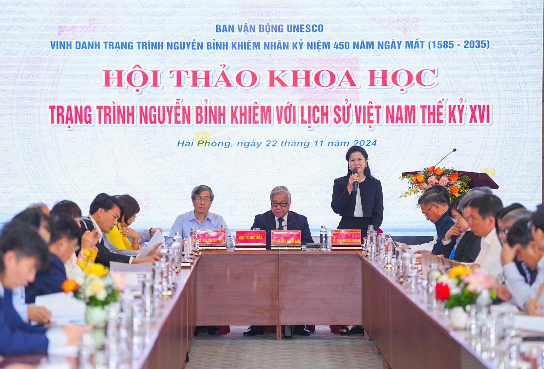 Đông đảo các nhà khoa học trong và ngoài thành phố tham dự Hội thảo khoa học “Trạng Trình Nguyễn Bỉnh Khiêm với lịch sử Việt Nam thế kỷ 16”