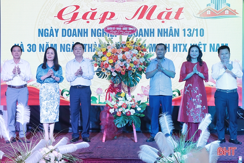 Cẩm Xuyên vinh danh 21 doanh nghiệp, doanh nhân 