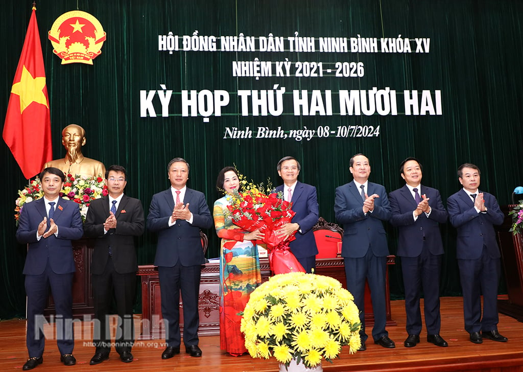 Solemn opening of the 22nd session of the 15th Provincial People's Council