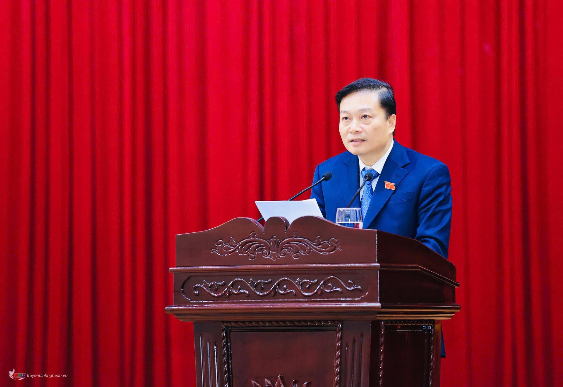 El Primer Ministro aprobó los resultados de la elección del camarada Le Hong Vinh para ocupar el cargo de Presidente del Comité Popular Provincial de Nghe An.