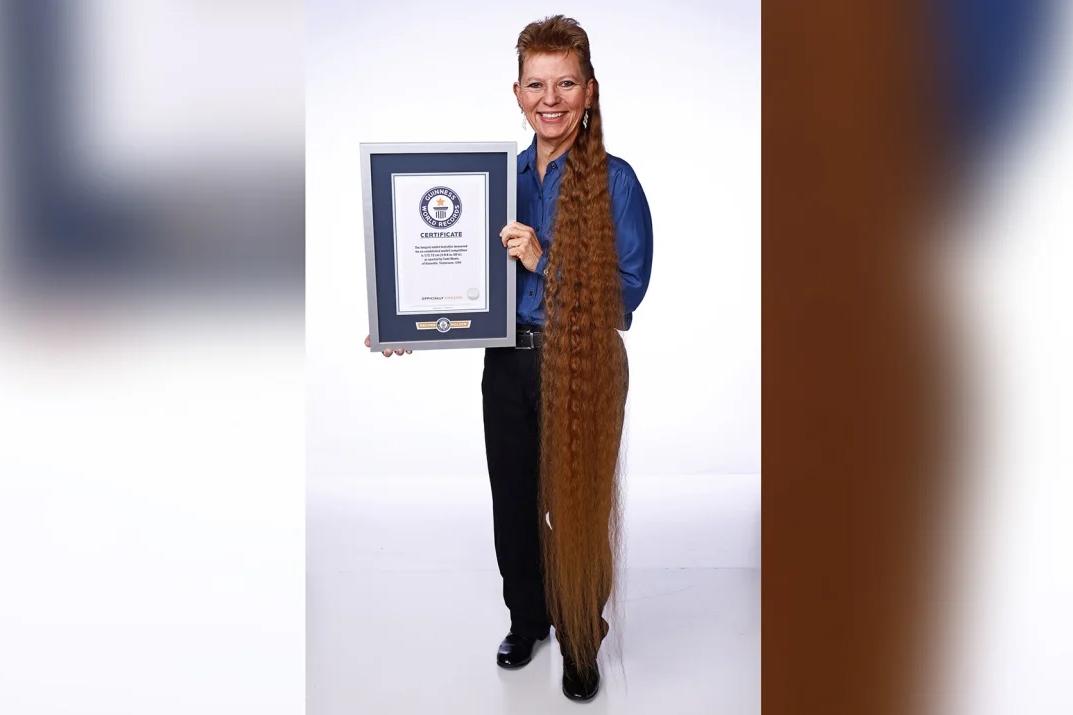 La mujer con el pelo mullet más largo del mundo