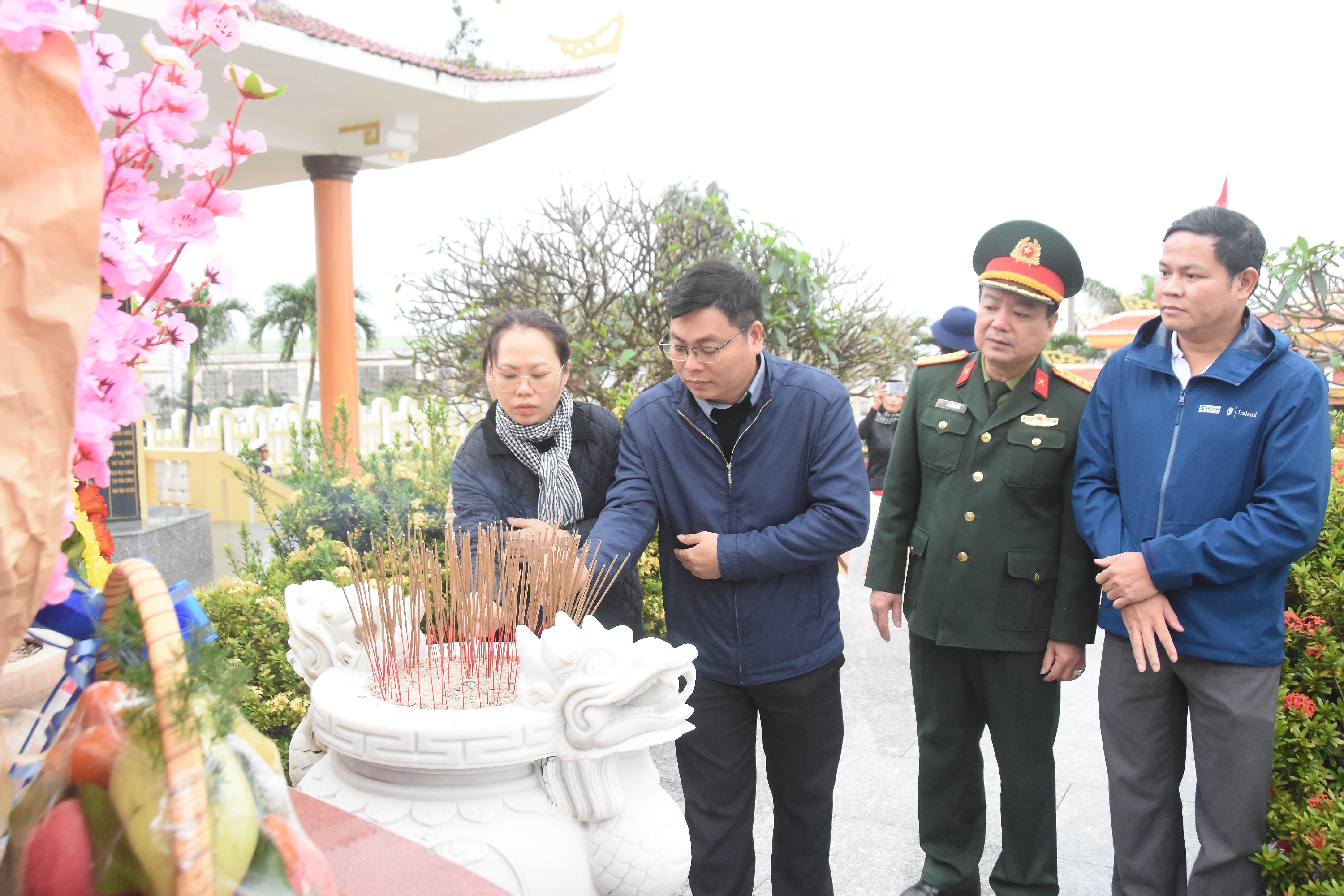 Thăm, chúc Tết quân dân huyện đảo Lý Sơn