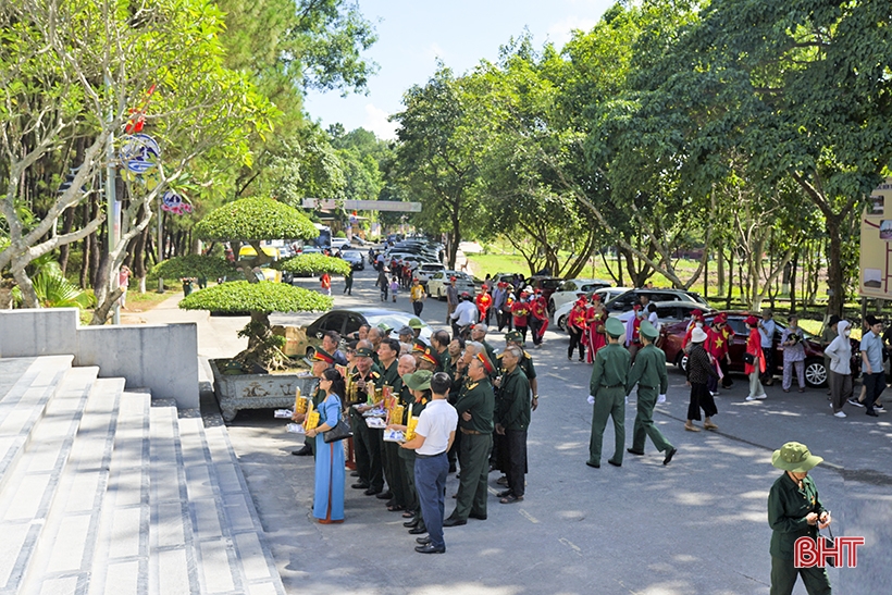 El sitio de reliquias de la intersección en T de Dong Loc recibe a más de 290 mil visitantes para rendir homenaje.