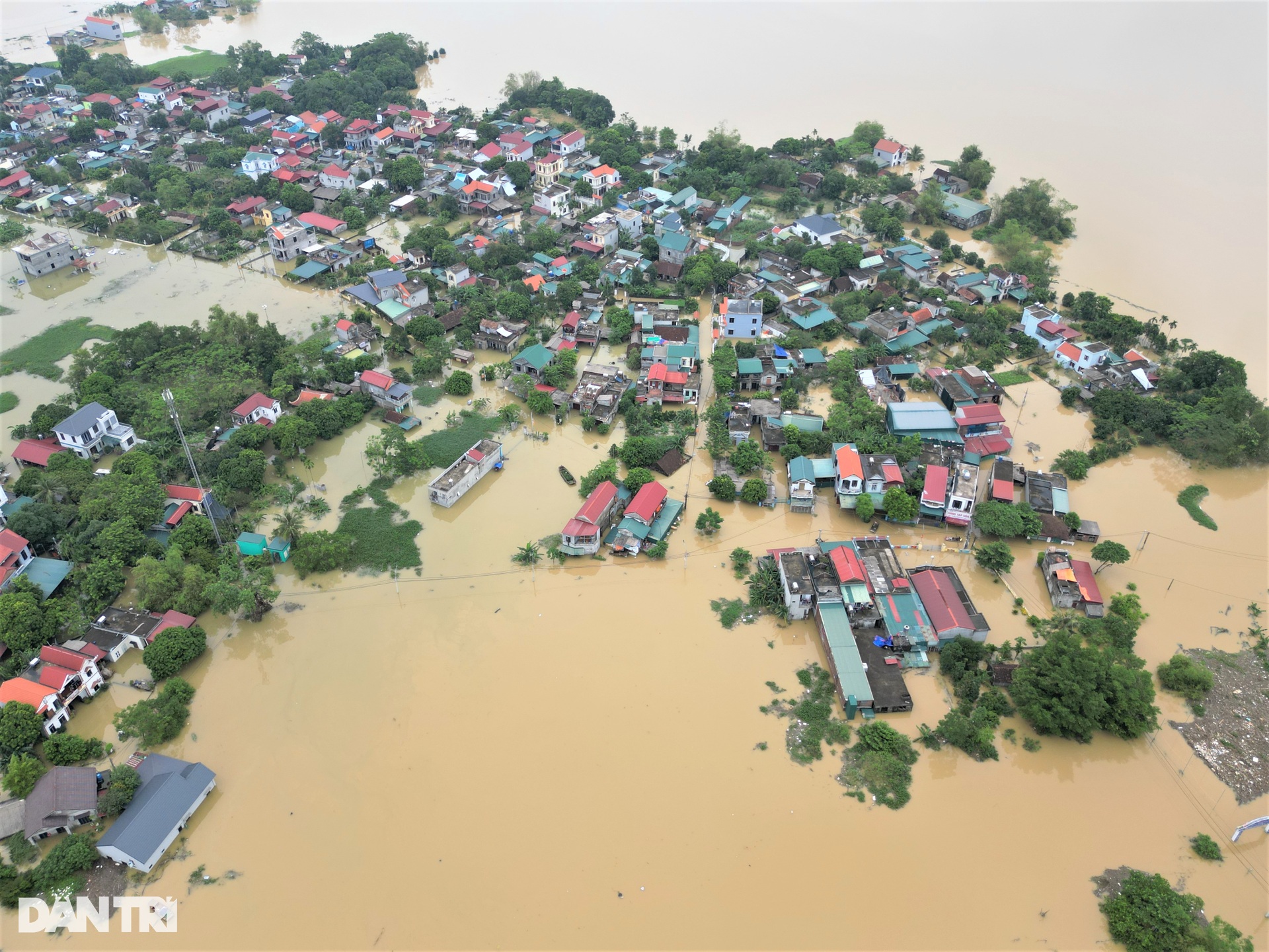 Toàn cảnh cơn đại hồng thủy cô lập hàng nghìn nhà dân ở Ninh Bình - 1