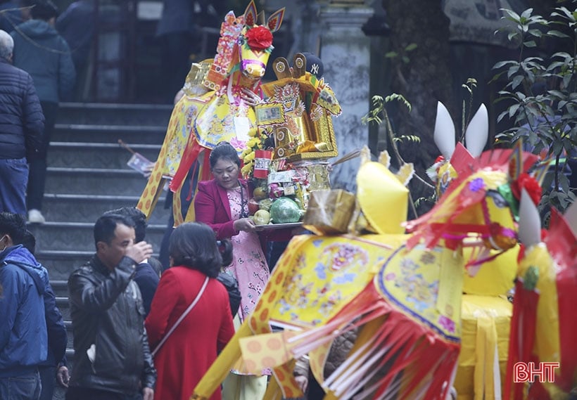 7月の満月祭と親孝行の考え方