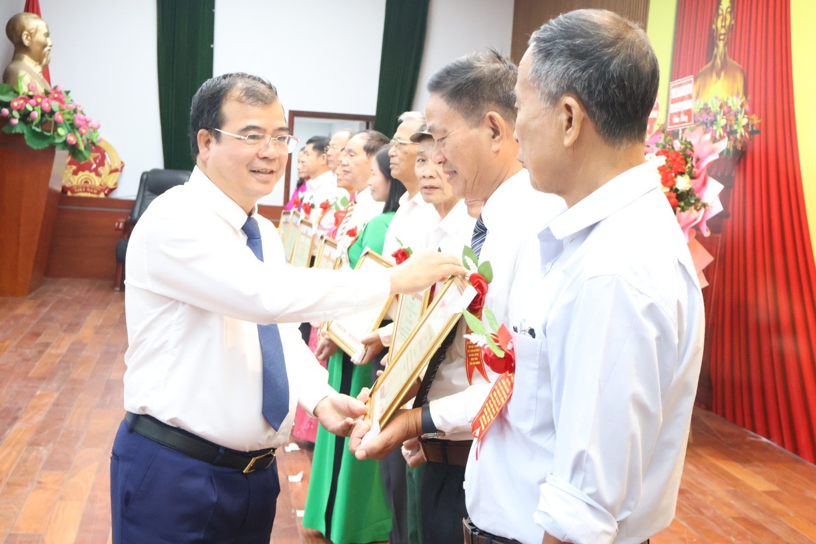 Hai Duong honors exemplary elderly women in building cultural, prosperous and happy families