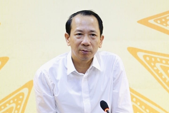 Herr Tran Duc Quy.