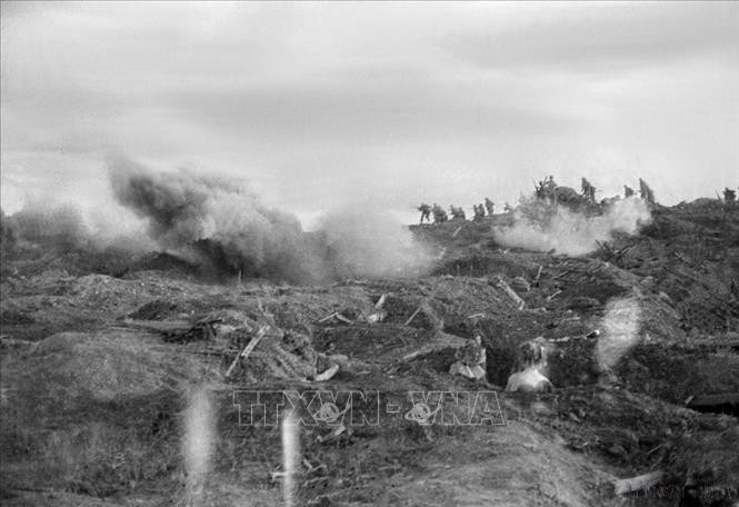 Ngày 13/4/1954: Bộ Chỉ huy Chiến dịch Điện Biên Phủ ra chỉ thị về chiến thuật đánh lấn của các đơn vị nhỏ