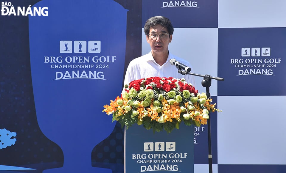 El vicepresidente del Comité Popular de la Ciudad, Tran Chi Cuong, espera que el Campeonato de Golf Abierto BRG Danang 2024 contribuya a atraer más turistas de golf a Da Nang. Foto: THU HA