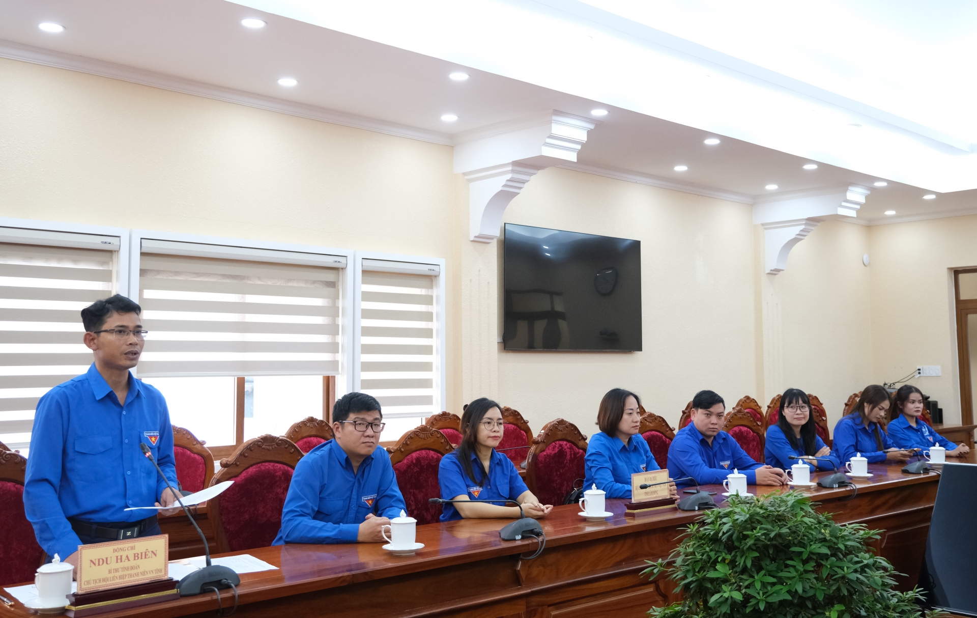 Perwakilan yang menghadiri Kongres pada mesyuarat itu