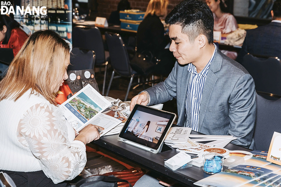 C'est également l'occasion pour les entreprises touristiques de Da Nang et de la région centrale de rencontrer et d'entrer en contact avec des partenaires du marché australien. Photo : TTXTDL