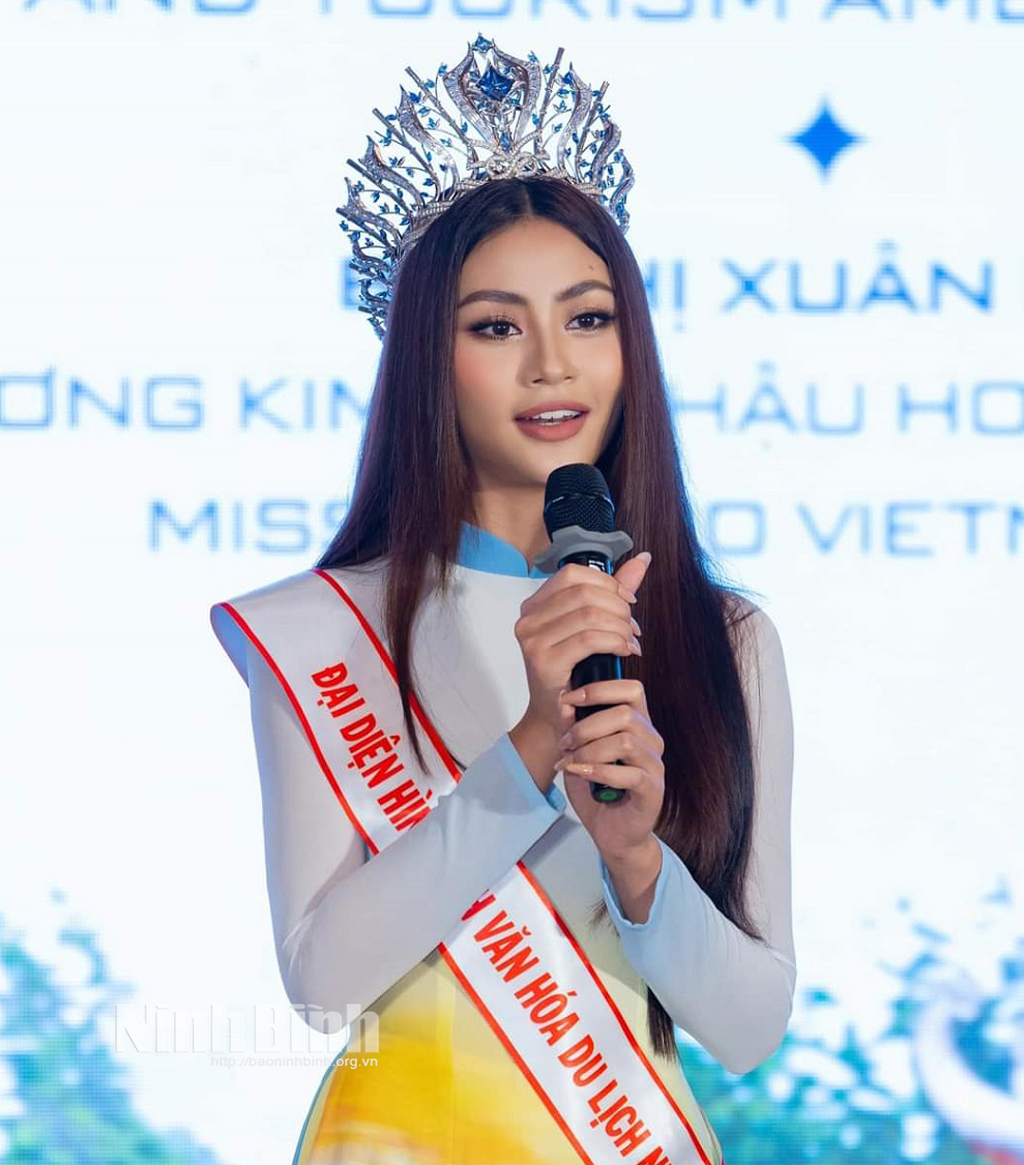 Miss Universo Vietnam Bui Thi Xuan Hanh quiere contribuir y utilizar su influencia para presentar y promover la cultura turística de Ninh Binh.