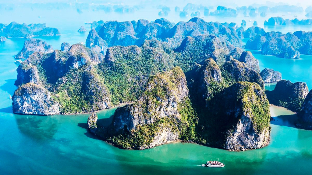Ha Long Bay is