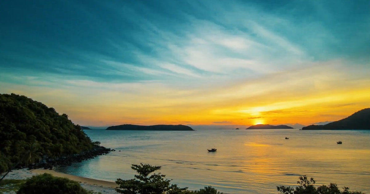 Develop a master plan for developing eco-tourism, resorts and entertainment in Cu Lao Cham Marine Reserve