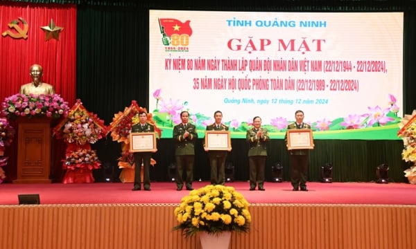 Meeting to celebrate the 80th anniversary of the founding of the Vietnam People's Army and the 35th anniversary of National Defense Day