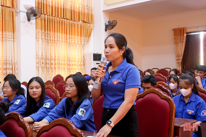 Lãnh đạo huyện Can Lộc đối thoại với hơn 200 đoàn viên, thanh niên