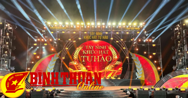 การแสดงดอกไม้ไฟและการแสดง 3 มิติ ในโครงการศิลปะ "Tay Ninh - Song of Pride"