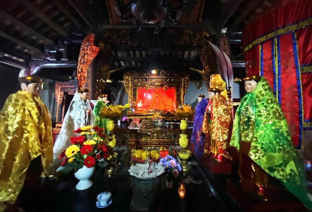 Palace of Queen Mother Y Lan, Ghenh Temple