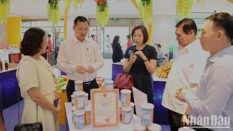 Soc Trang promotes OCOP products in Ho Chi Minh City photo 1