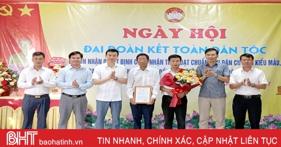 Thôn nông thôn mới kiểu mẫu Tân Hòa vui Ngày hội Đại đoàn kết toàn dân